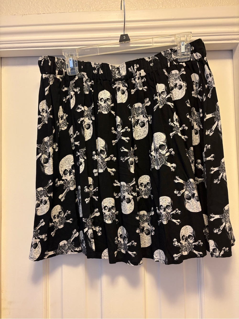 Hot Topic Black Skull Print A-Line Skirt XL